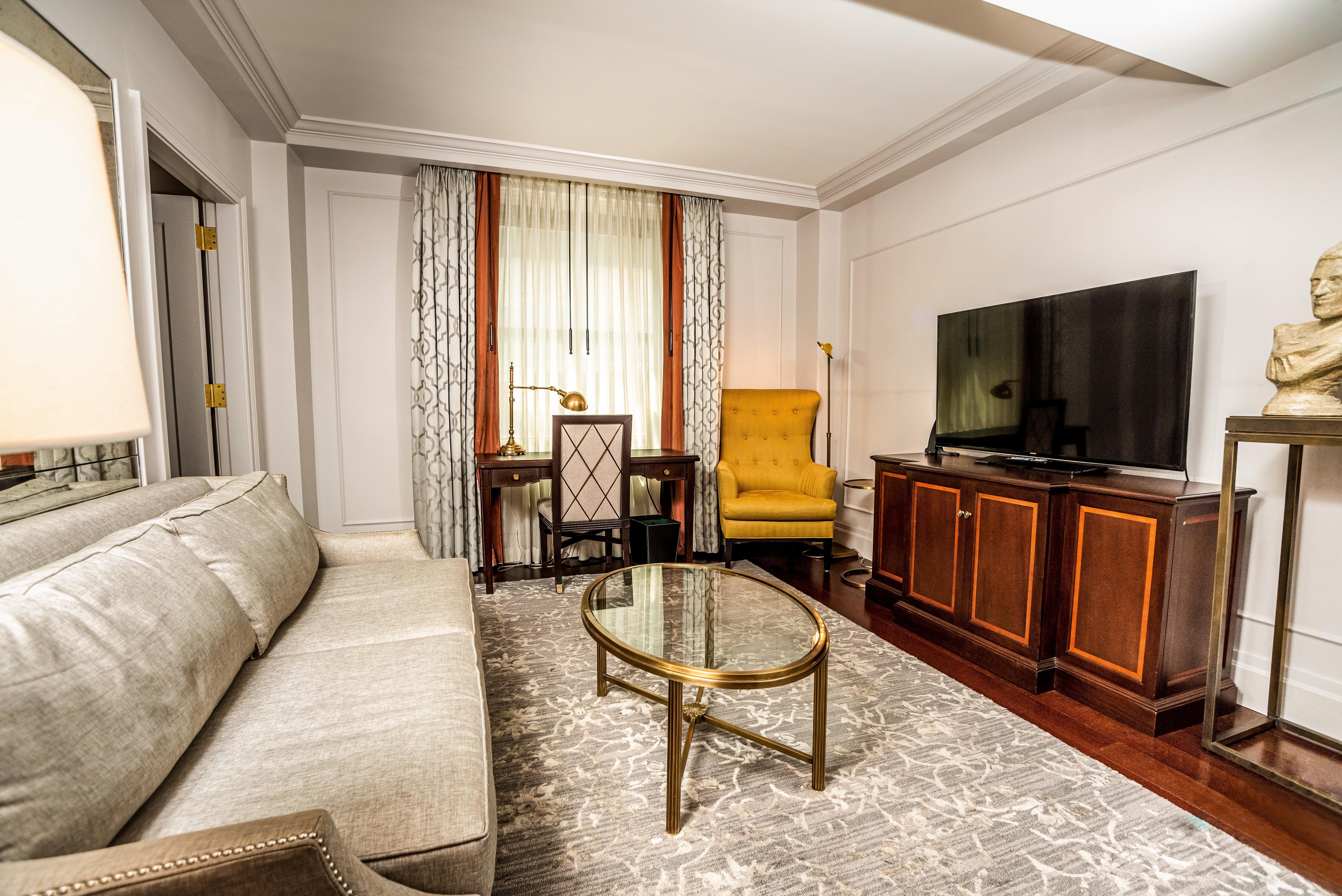 Intercontinental New York Barclay Hotel By Ihg Esterno foto A living room at the Waldorf Astoria Chengdu