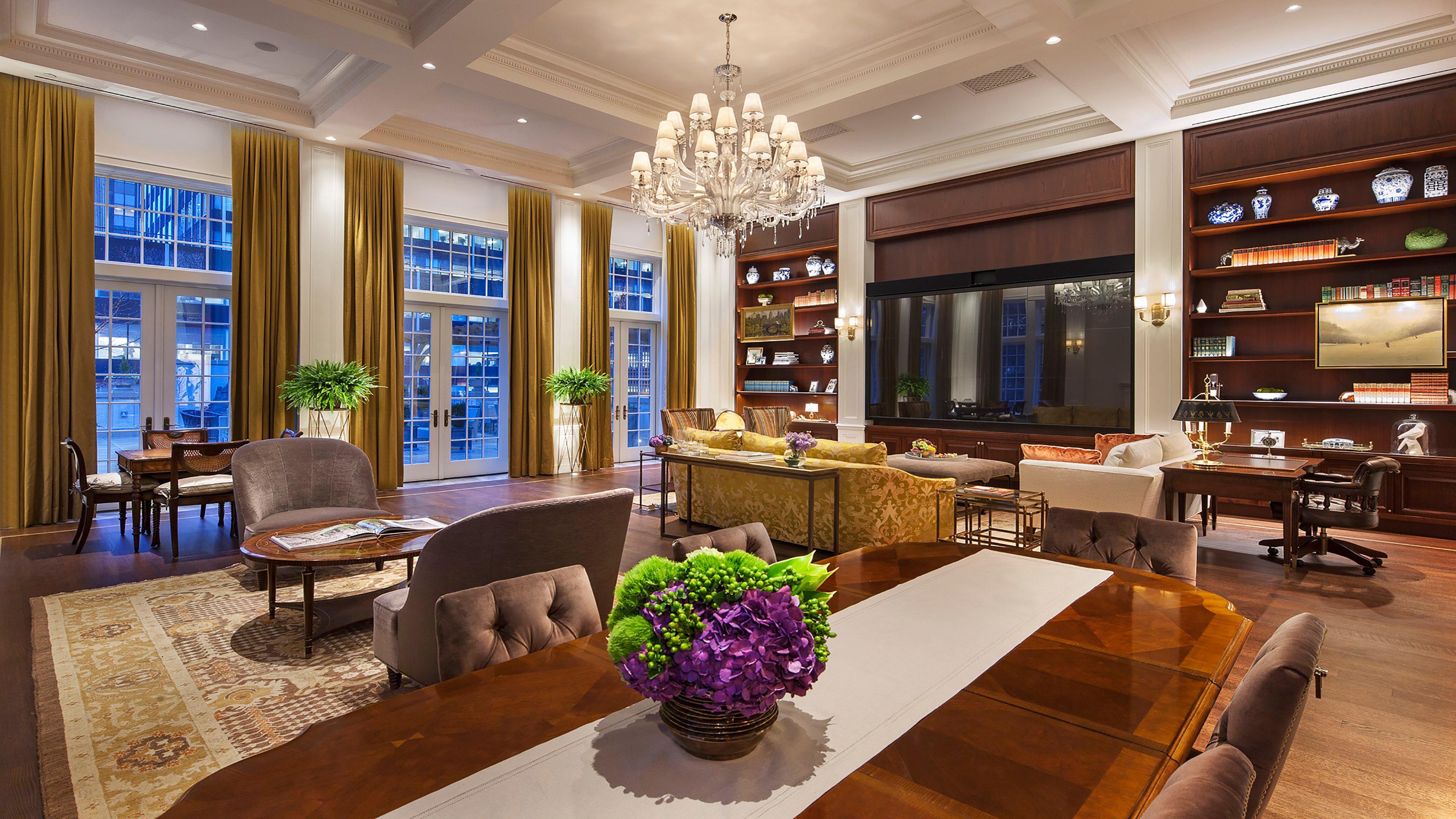 Intercontinental New York Barclay Hotel By Ihg Esterno foto The living room of the 2012 White House Christmas tree