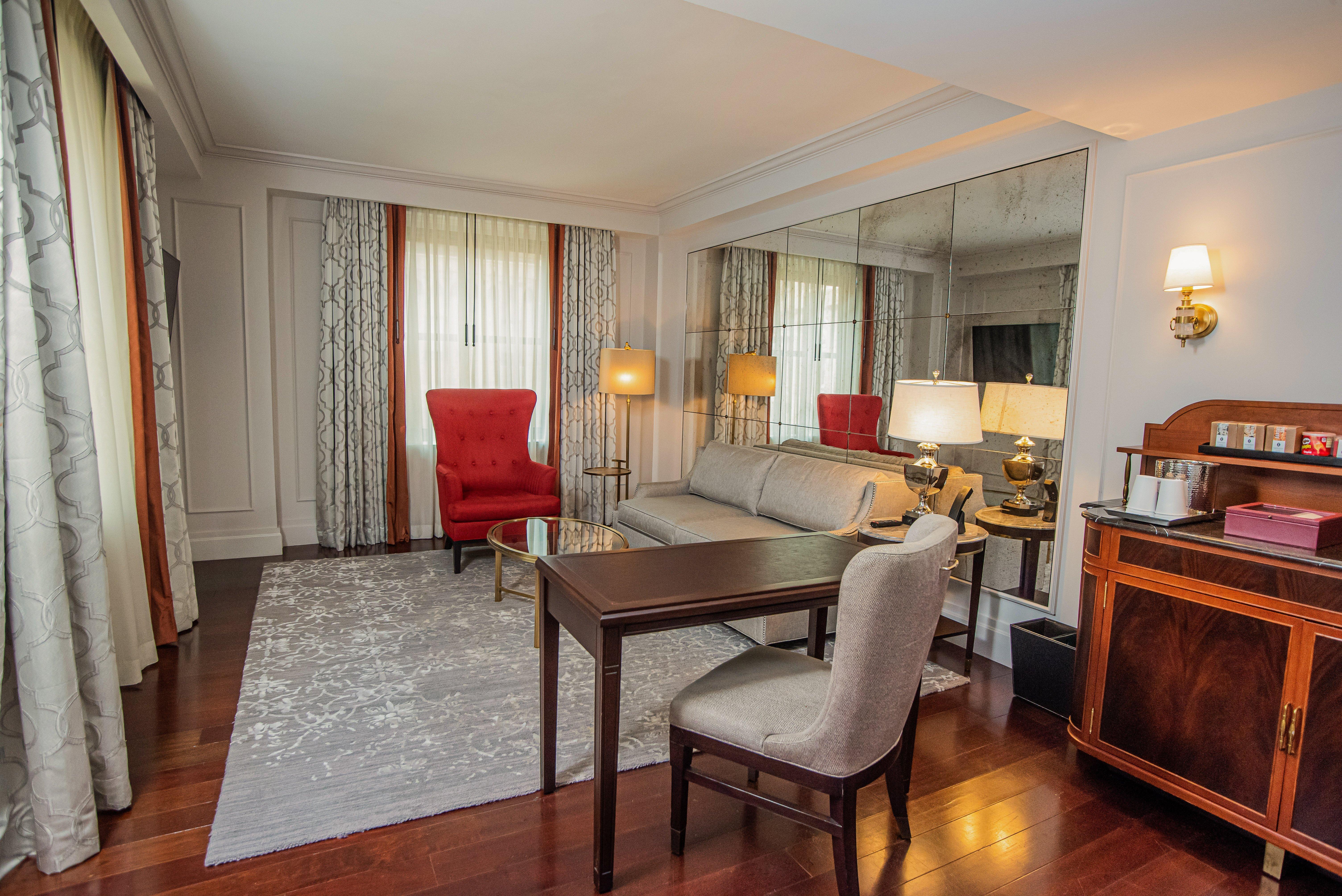 Intercontinental New York Barclay Hotel By Ihg Esterno foto A suite at the hotel