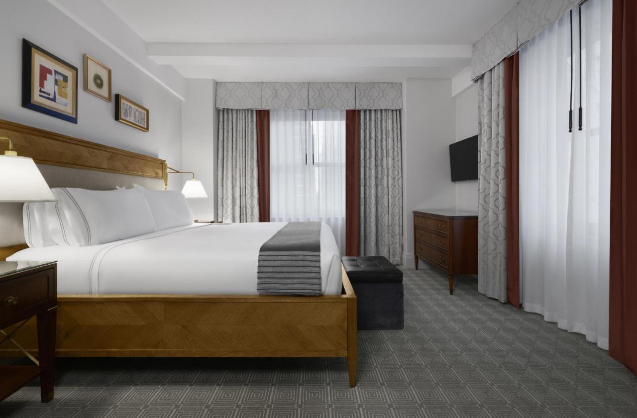 Intercontinental New York Barclay Hotel By Ihg Esterno foto A bedroom at the hotel