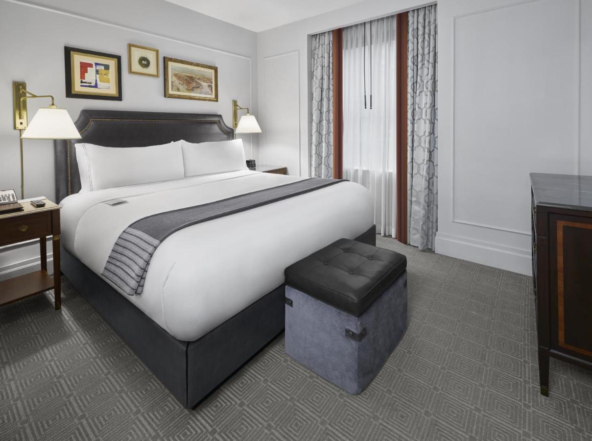 Intercontinental New York Barclay Hotel By Ihg Esterno foto A bedroom at the hotel